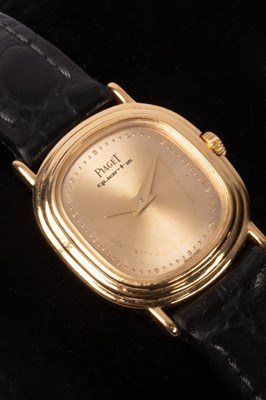 Lot 6 - A lady's 18k gold cased Piaget wristwatch