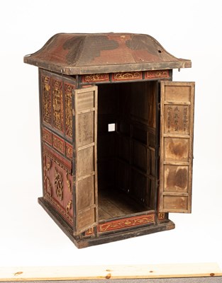 Lot 585 - A Chinese bridal carrying chair or sedan chair,...