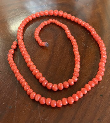 Lot 97 - A long coral guard chain