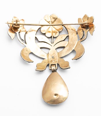 Lot 2 - A Portuguese yellow gold and diamond brooch