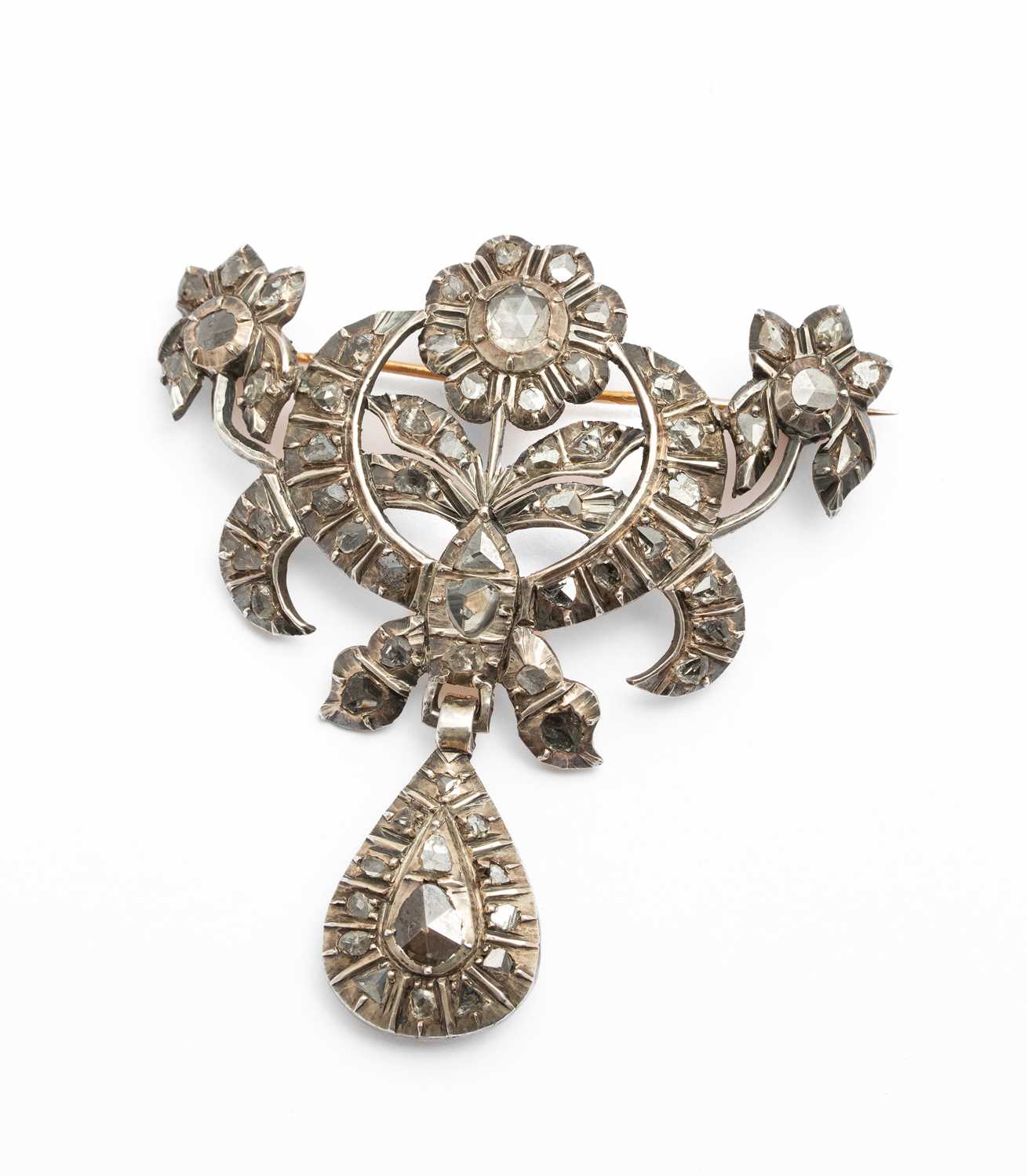 Lot 2 - A Portuguese yellow gold and diamond brooch