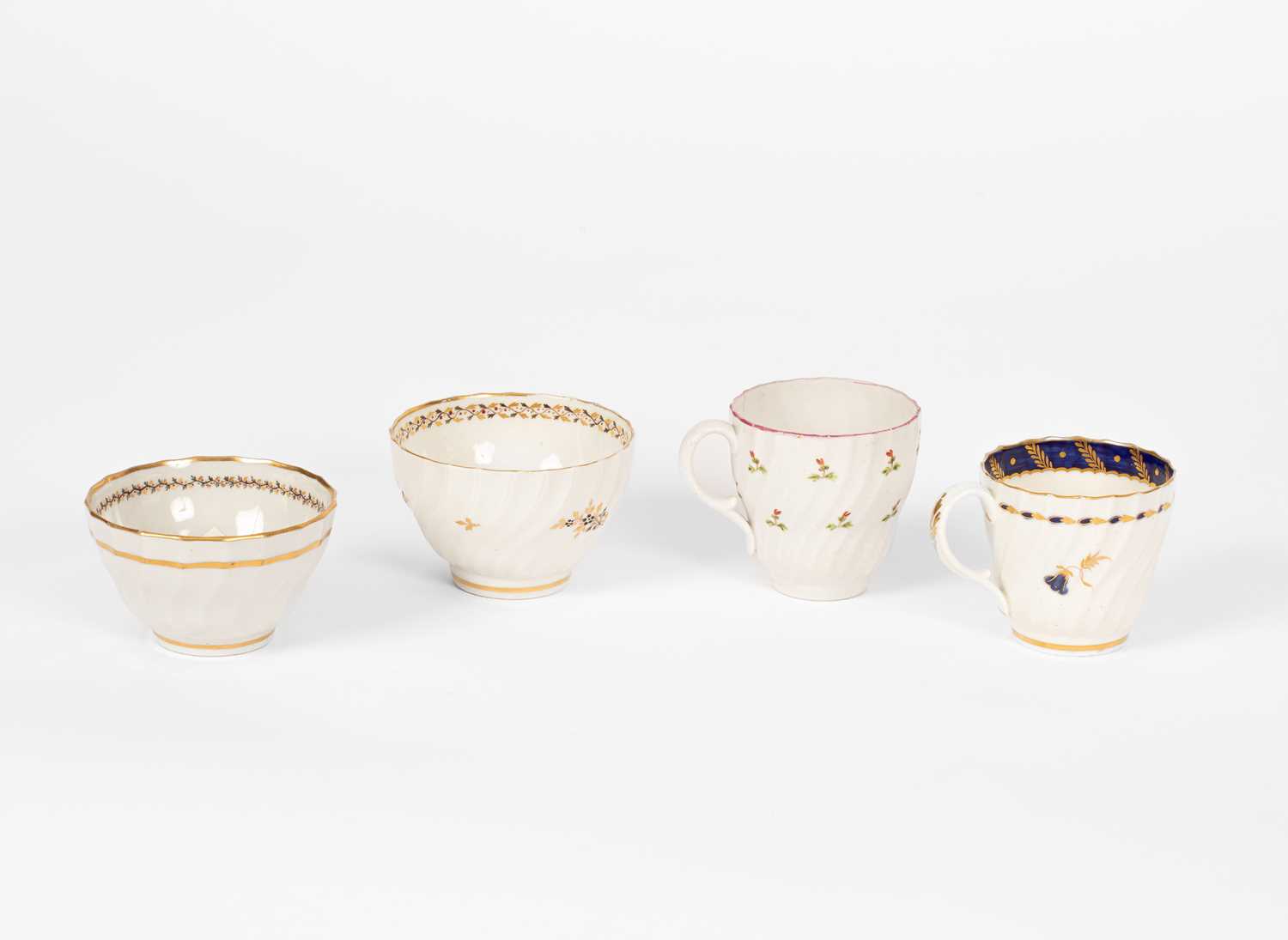Lot 519 - Two Chamberlains Worcester wrythen fluted teabowls