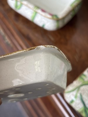 Lot 261 - A Staffordshire pottery wash set