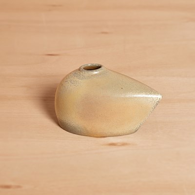 Lot 422 - Ruth King (born 1955)