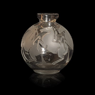 Lot 416 - A Jarvil Nancy clear glass vase