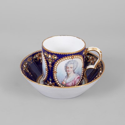 Lot 273 - A French Sèvres style cabinet cup and saucer