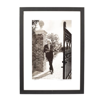 Lot 581 - John Swannell (born 1946)